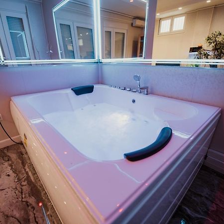 Spa Lux Apartmani ノヴィ・サド エクステリア 写真